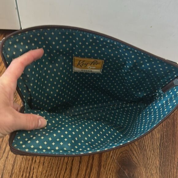 Fossil "Key-Per" iPad Holder Sleeve - Picture 4 of 6